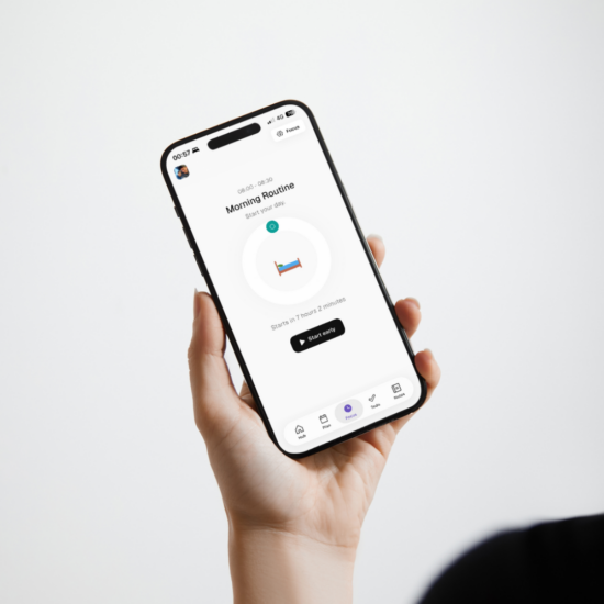 Person holding a phone showing Thruday’s Morning Routine focus screen with the option to start early